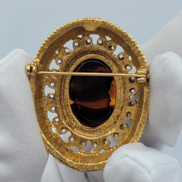 Florenza Tortoise Shell Cameo Gold Tone Brooch #848 - Picture 11 of 13